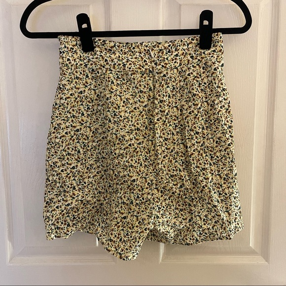 SIZE S | Zara Cream Printed Skirt / Skort - Picture 4 of 4